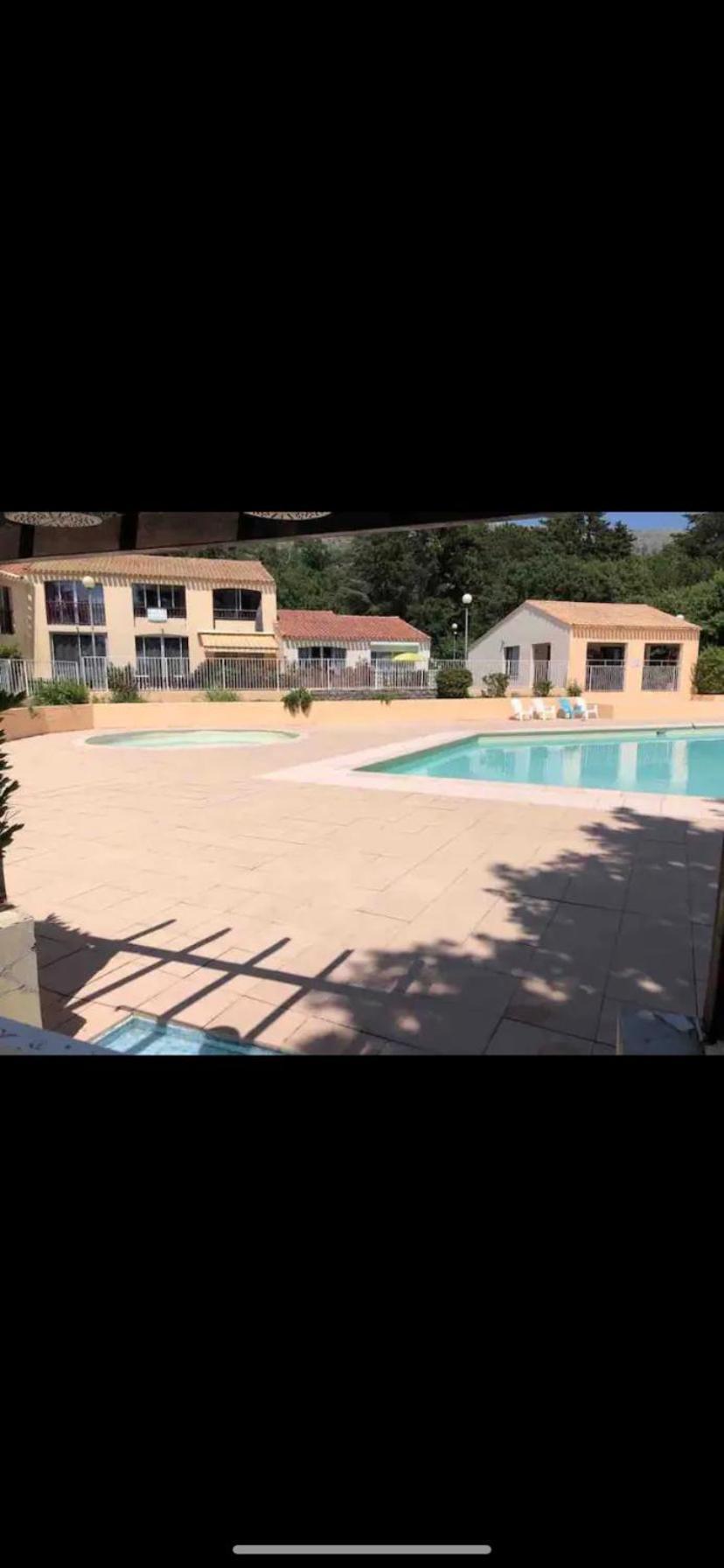 Maisonnette Dans Belle Residence Saint-Vallier-de-Thiey Exteriör bild